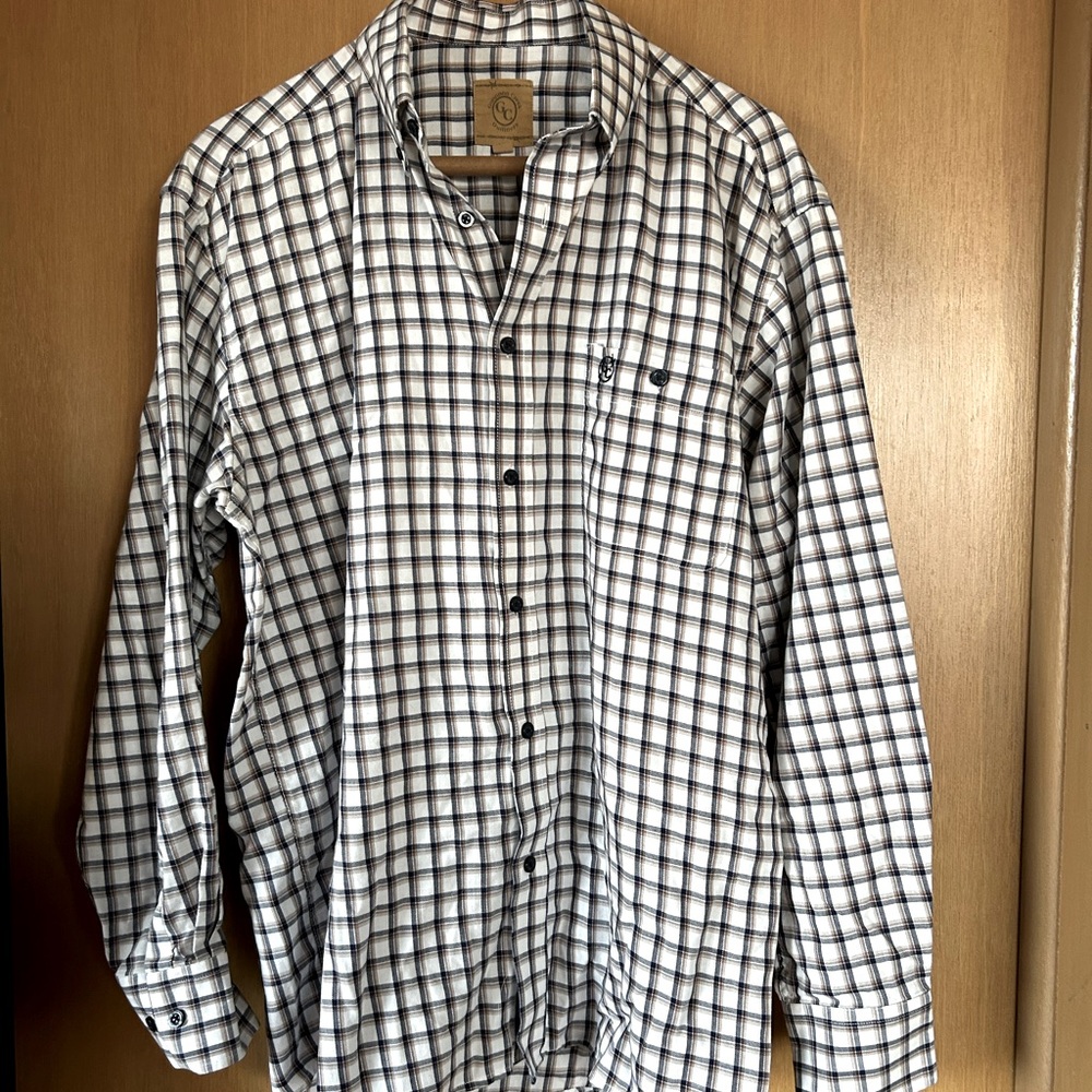 Like NEW Gunnison Creek men’s button shirt M